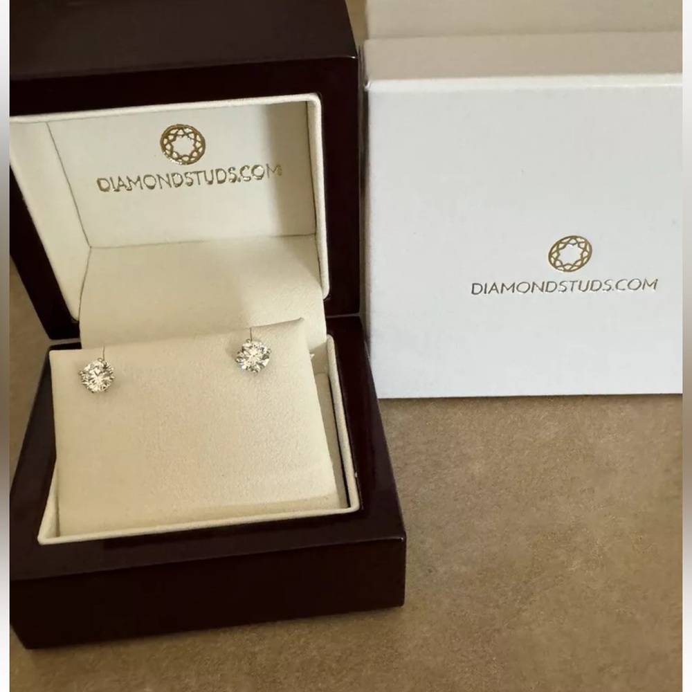 Diamond Studs Earrings Round 1.25 ct. tw. 18K White Gold 4-Prong Martini